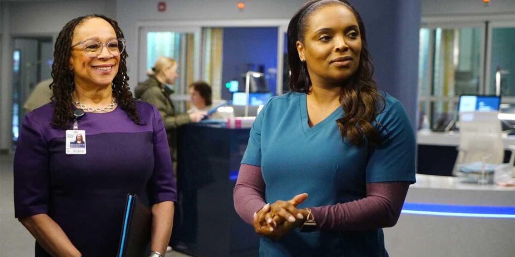 Sharon Goodwin (S. Epatha Merkerson ) and Maggie Lockwood (Marlyne Barrett) on Chicago Med