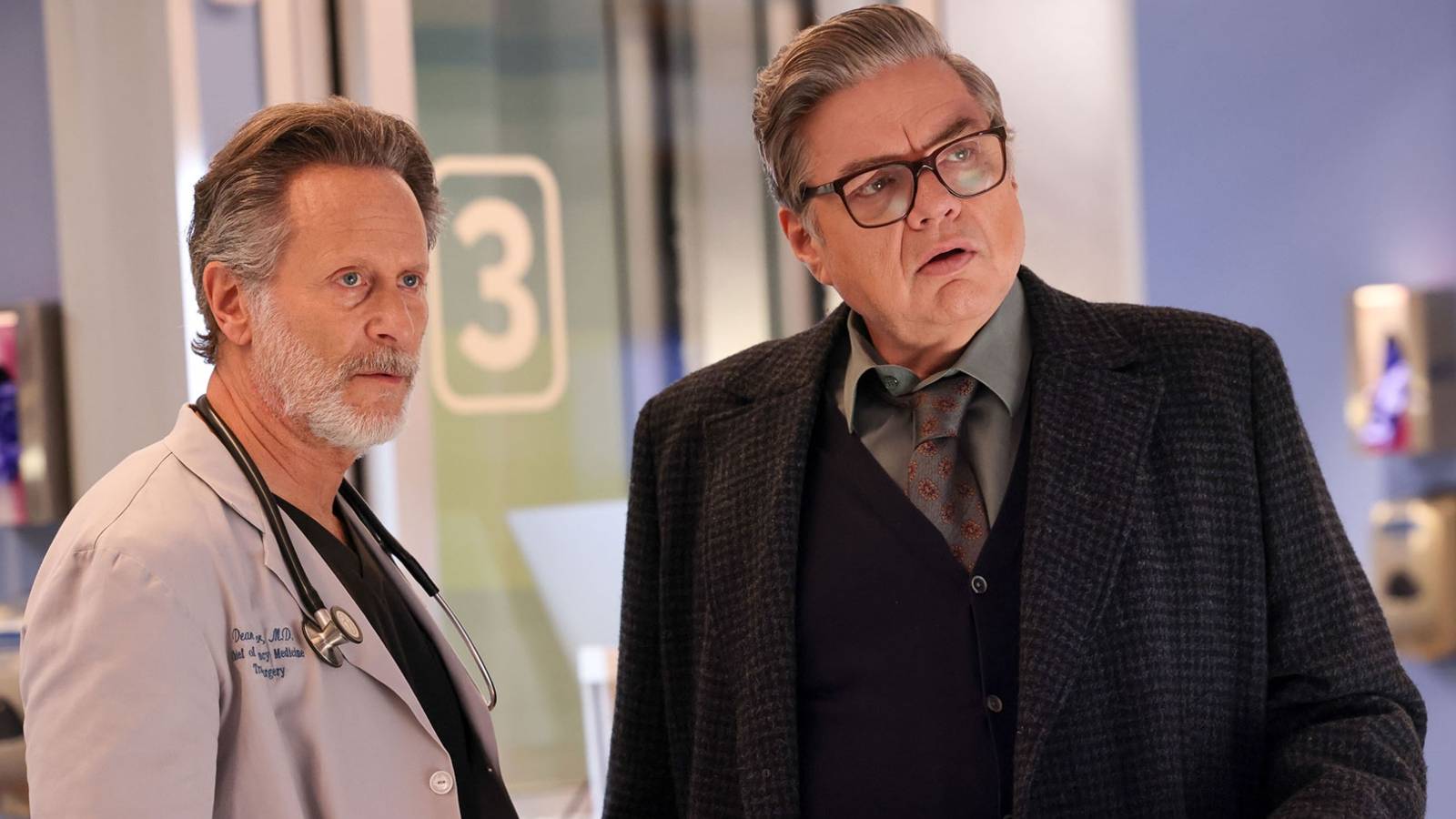 Dr. Dean Archer (Steven Weber) and Dr. Daniel Charles (Oliver Platt) on Chicago Med