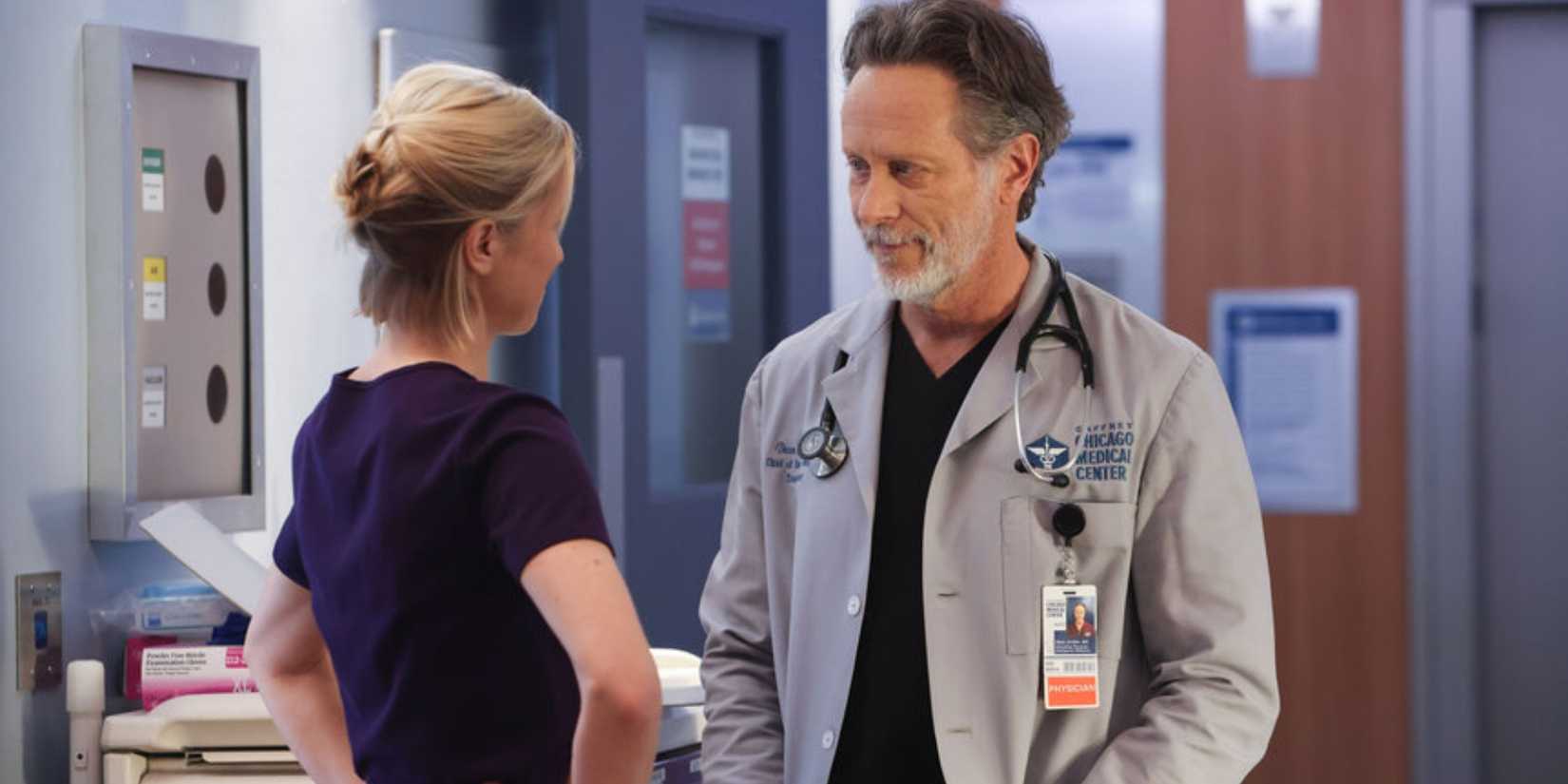 Dr. Hannah Asher (Jessy Schram) and Dr. Dean Archer (Steven Weber) on Chicago Med 