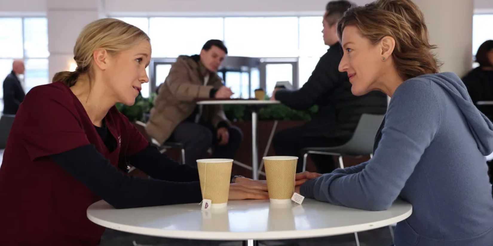 Hannah (Jessy Schram) and Lizzie (Erin Anderson) on Chicago Med