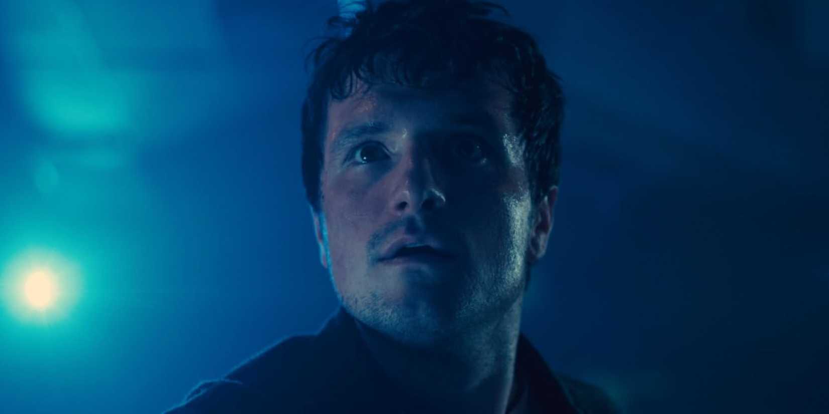 Mike Schmidt (Josh Hutcherson) in Five Nights at Freddy's