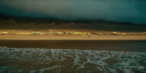 marathon beach runner