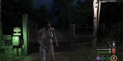 Texas Chainsaw Massacre: Julie at an exit gate