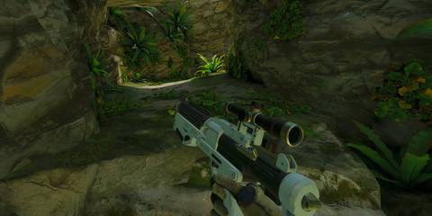 The Mechanic wielding a First Order blaster in Star Wars: Tales From The Galaxy's Edge