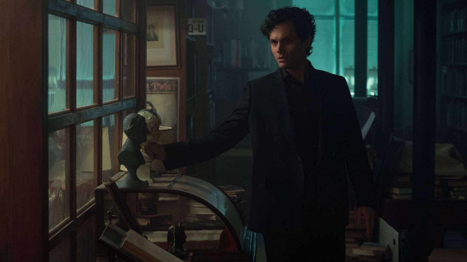 Joe Goldberg (Penn Badley) in You