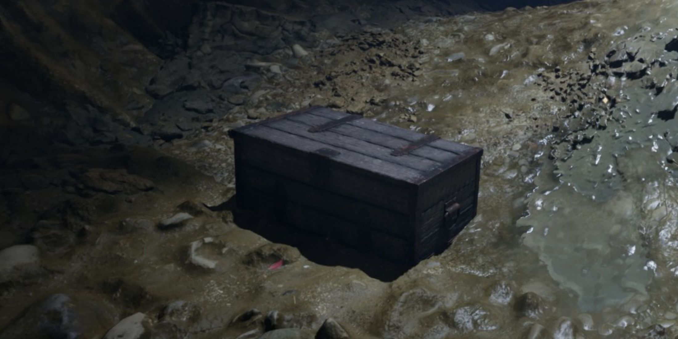 A chest in Robber's Glenn Cave, on of the Best Places To Farm Enchanted Items In Oblivion Remastered
