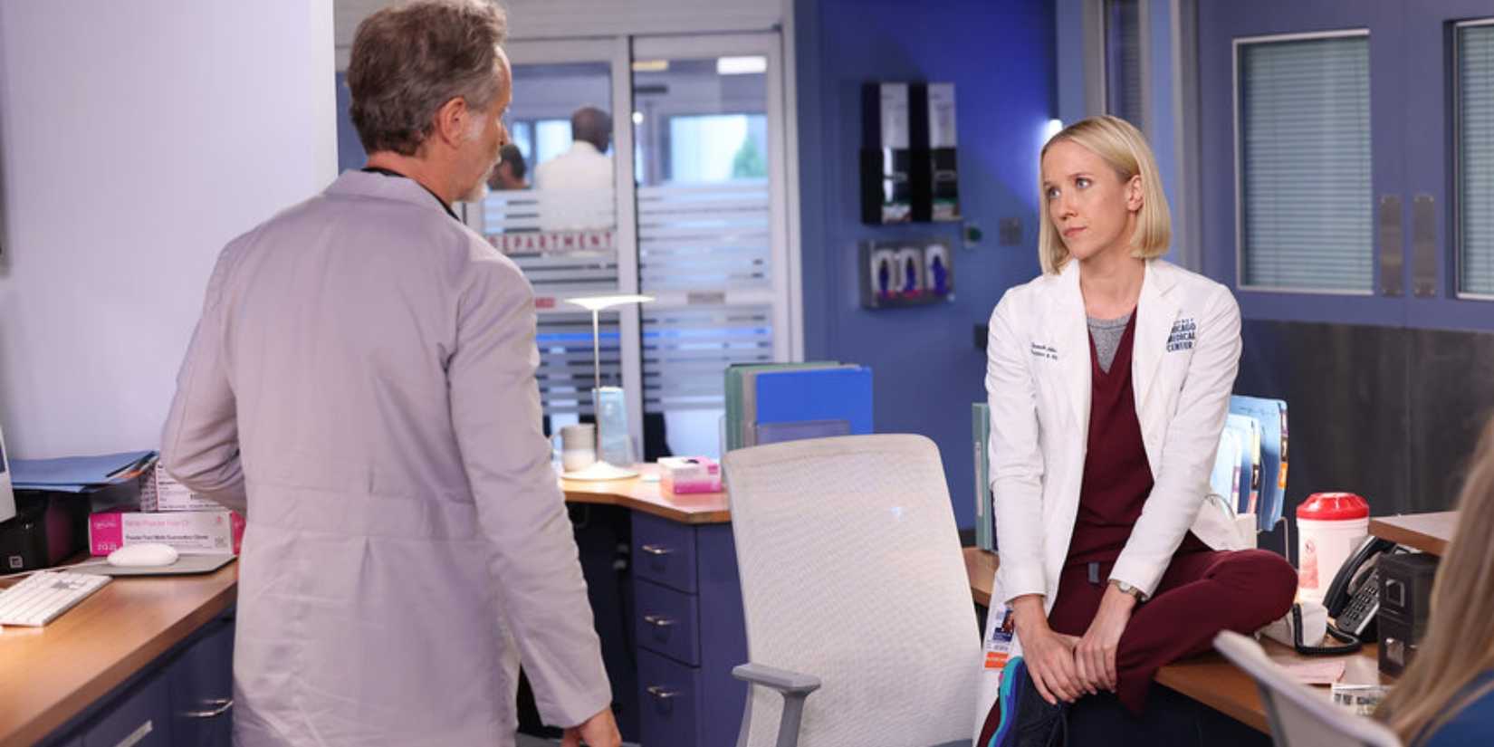 Dean Archer (Steven Weber) and Hannah Asher (Jessy Schram) on Chicago Med