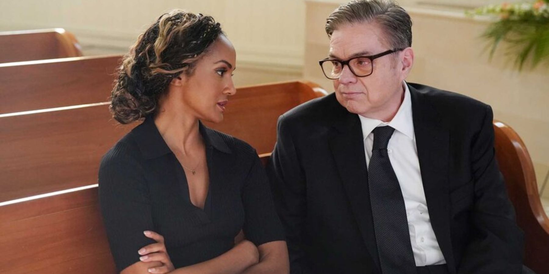 Robin (Mekia Cox) and Daniel Charles (Oliver Platt) on Chicago Med