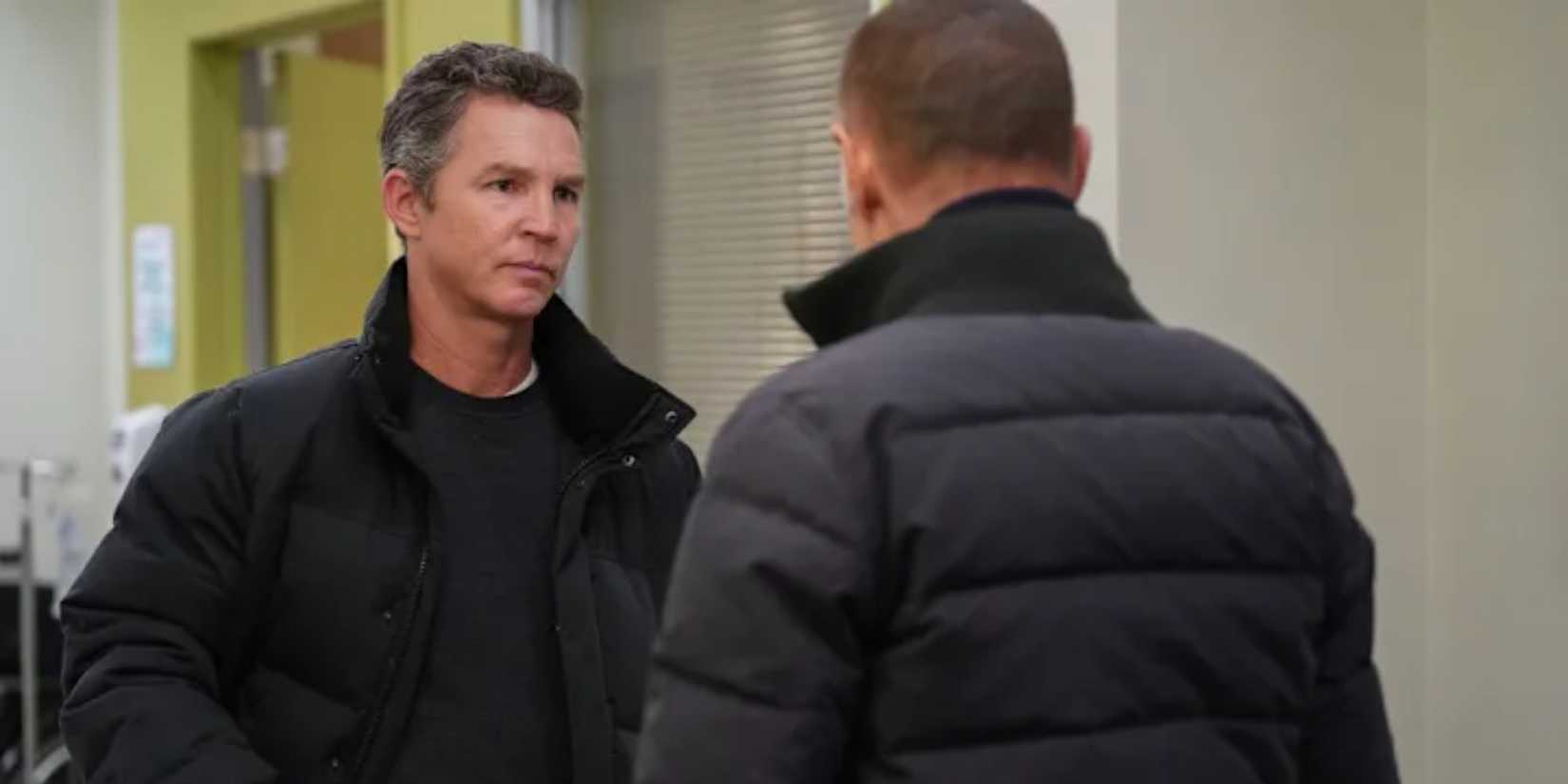 Charlie Reid (Shawn Hatosy) and Hank Voight (Jason Beghe) on Chicago P.D.
