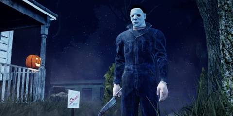 Michael Myers standing outside Laurie Strode's house