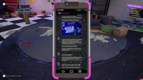 Messenger in Cash Cleaner Simulator 