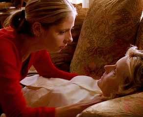 Buffy The Vampire Slayer - Buffy with her Mother's Body