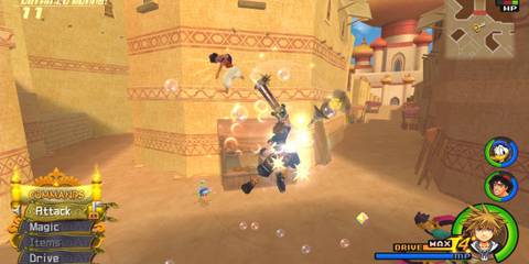 Sora and Aladdin fighting Heartless in Agrabah - Kingdom Hearts 2
