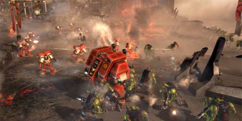 Space Marines fighting in Warhammer 40k: Dawn of War 2