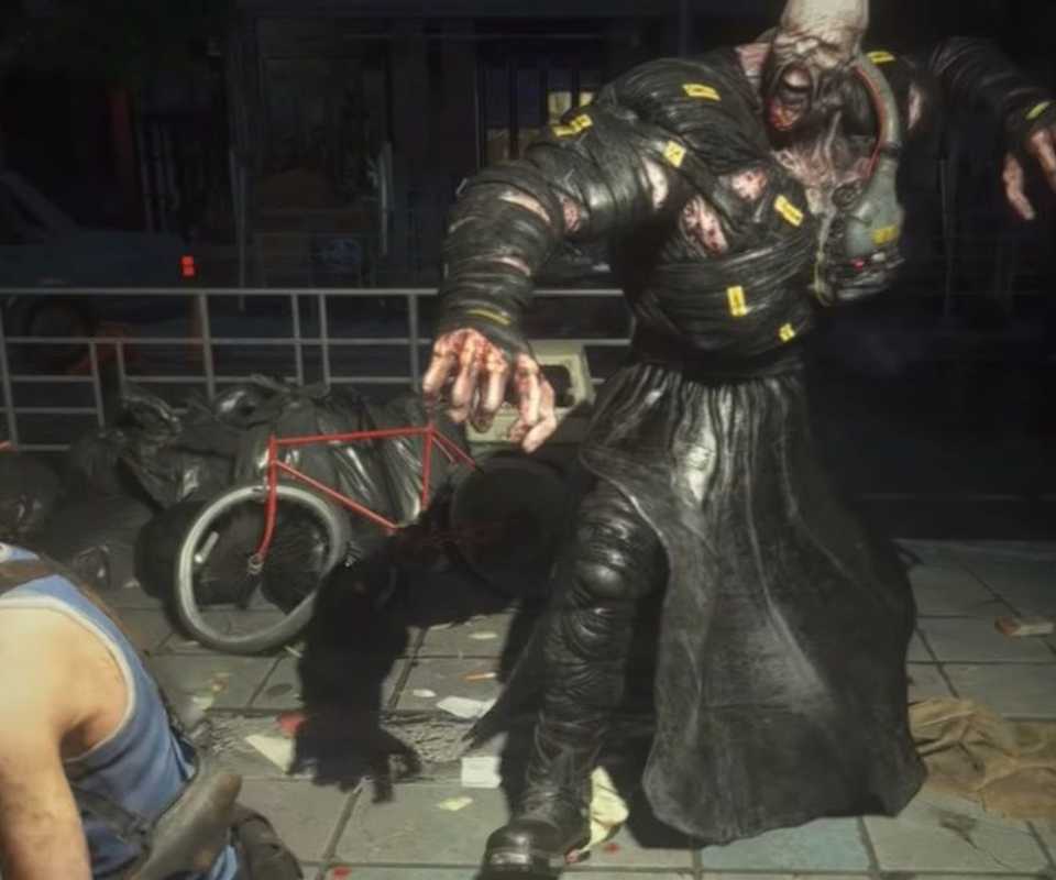 Jill dikejar dan diserang oleh Nemesis di Resident Evil 3