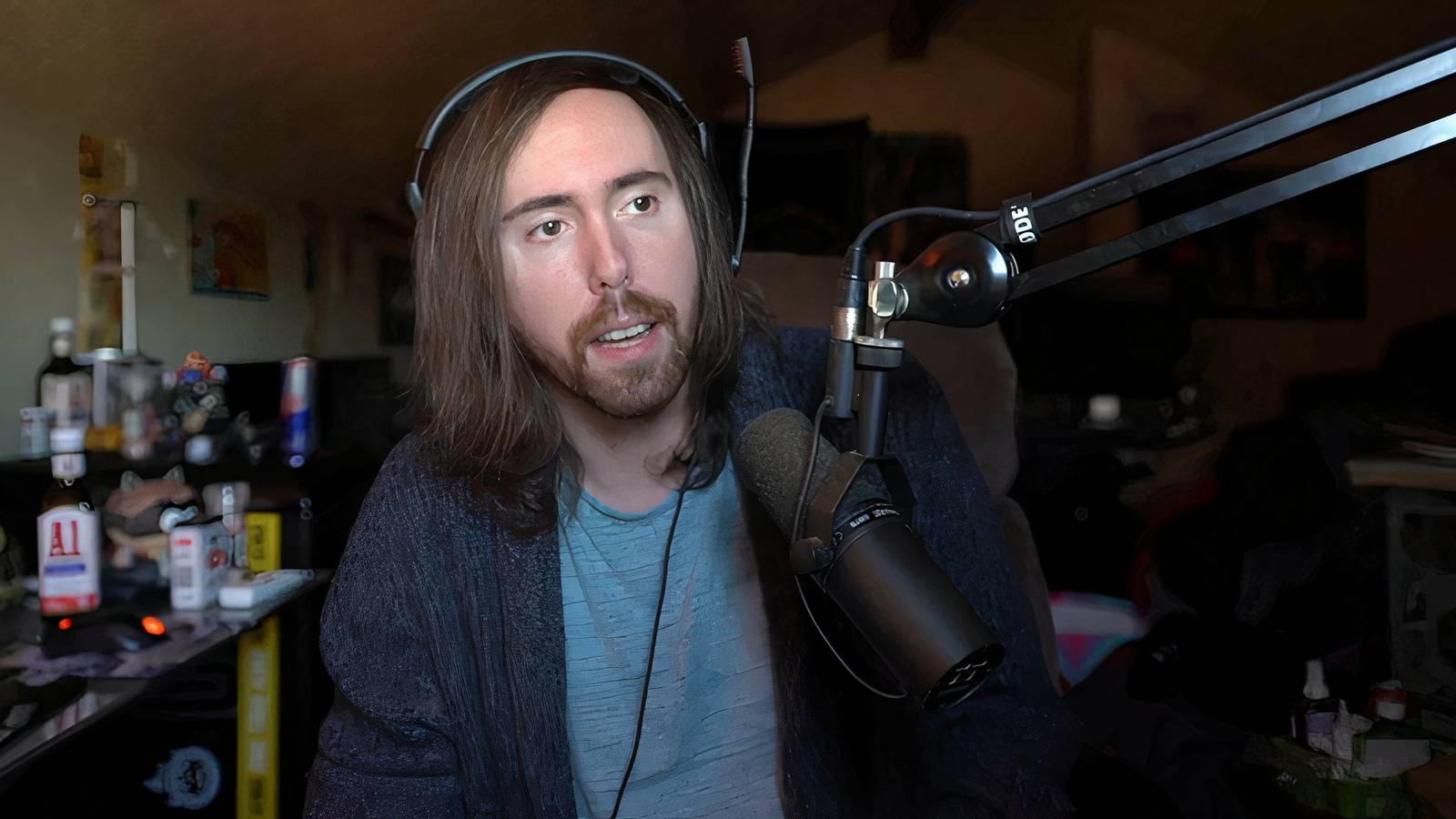 Asmongold reveals kick earnings
