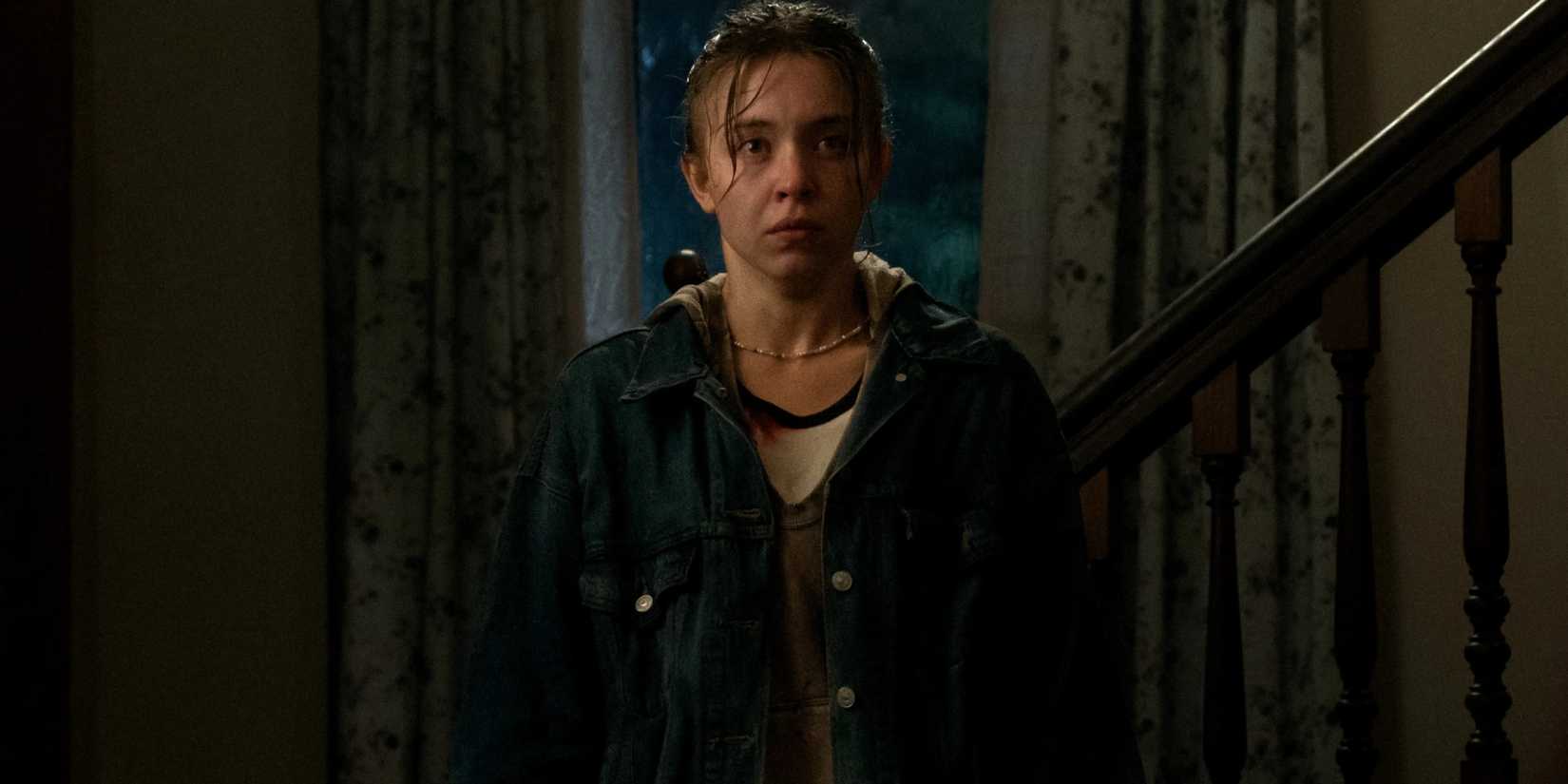 Sydney Sweeney as Claire in Echo Valley
