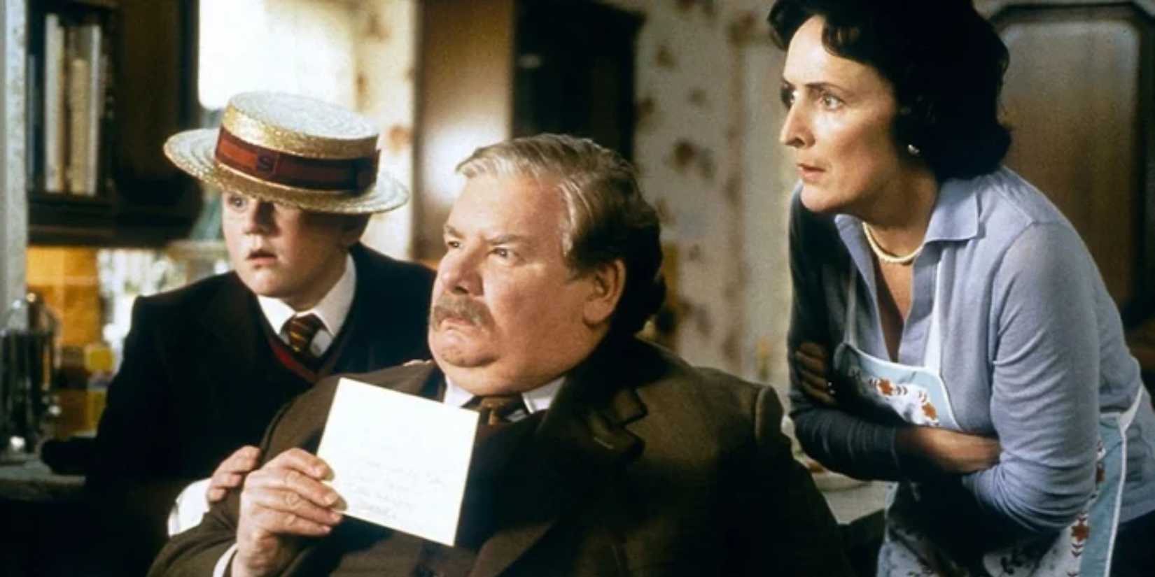 Dudley (Harry Melling), Vernon (Richard Griffiths), and Petunia Dursley (Fiona Shaw) in Harry Potter