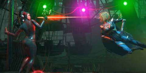 Harley Quinn fighting Supergirl in Injustice 2