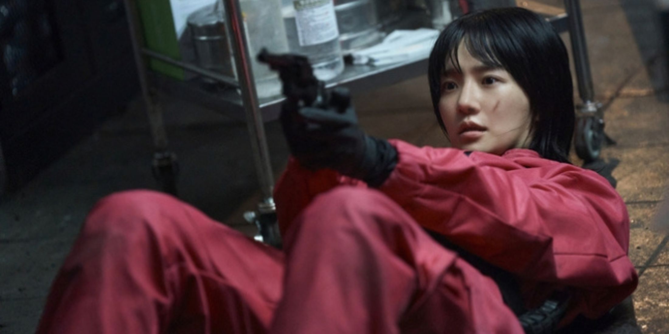 Kang NO -EUL is fighting other guards -squid games