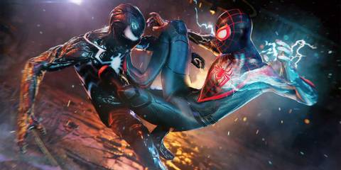 Miles fighting Symbiote Suit Peter - Marvel's Spider-Man 2