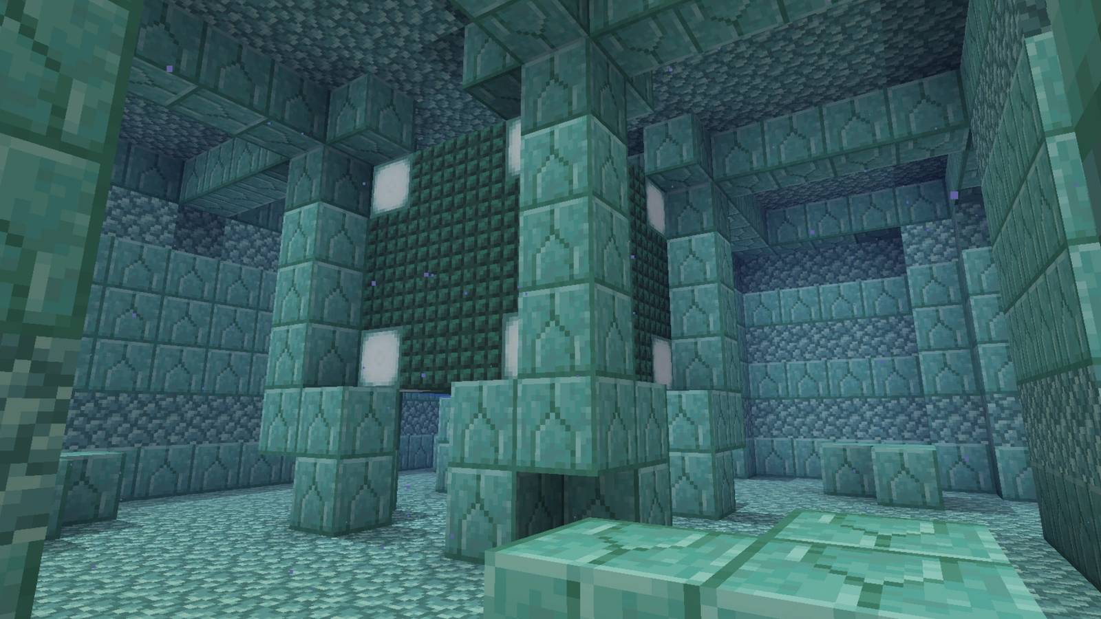 Minecraft Fan Finds Ocean Monument in Strange Location