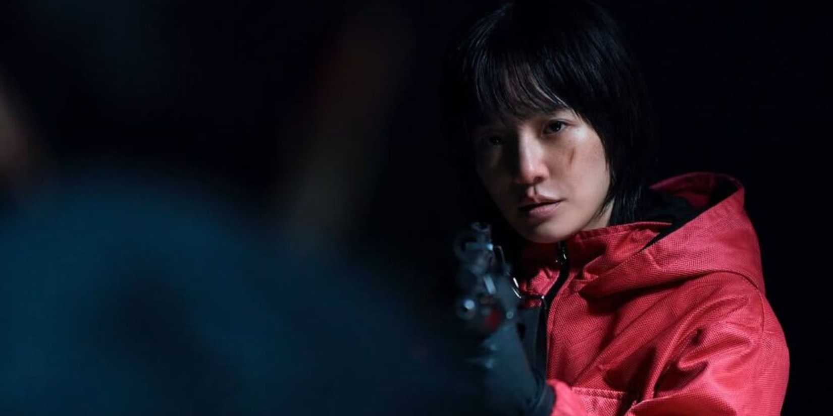 No-eul confronts one of her superiors - Squid Game