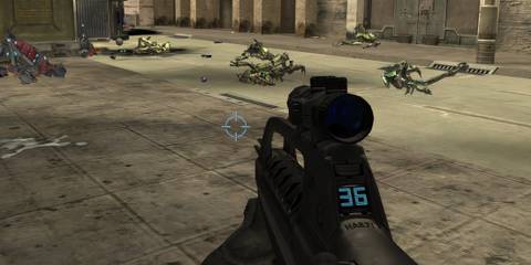 Player aiming a battle rifle in Halo 2