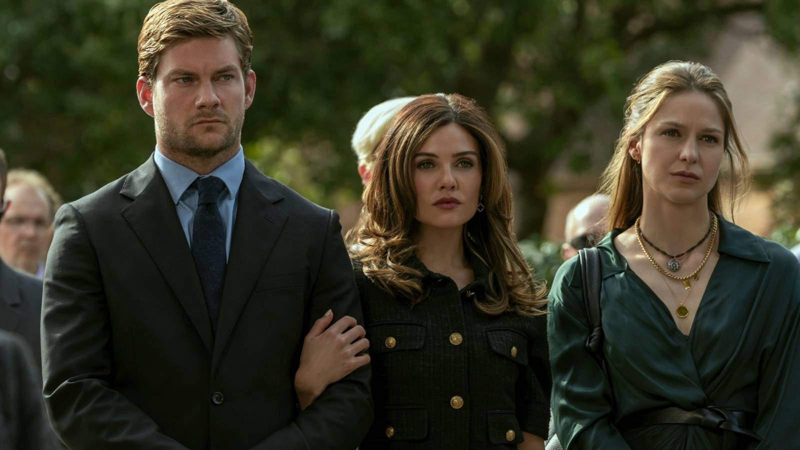 Jake Weary, Melissa Benoist, and Danielle Campbell in The Waterfront 