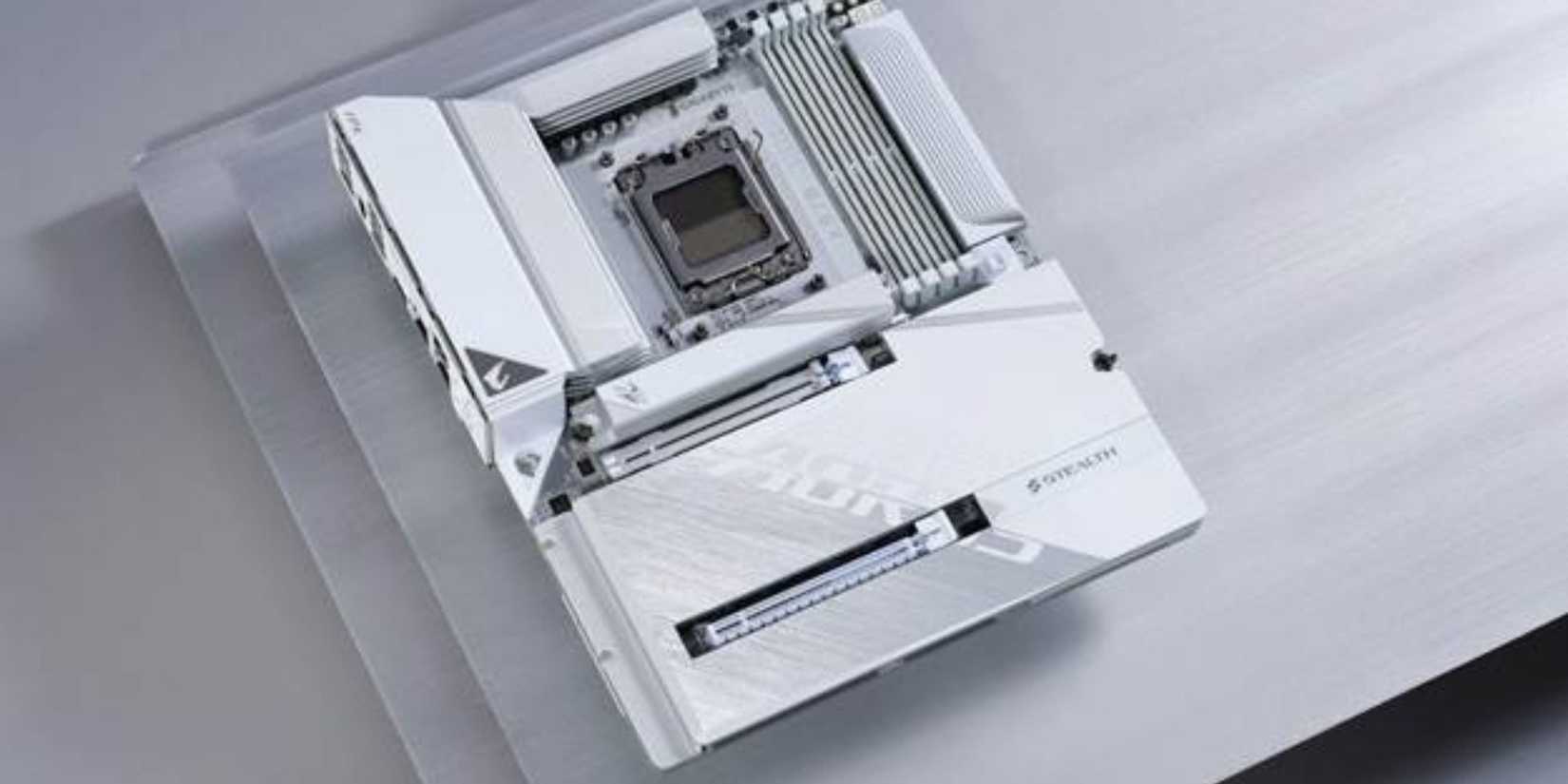 Image of the X870 AORUS STEALTH ICE, stock image.