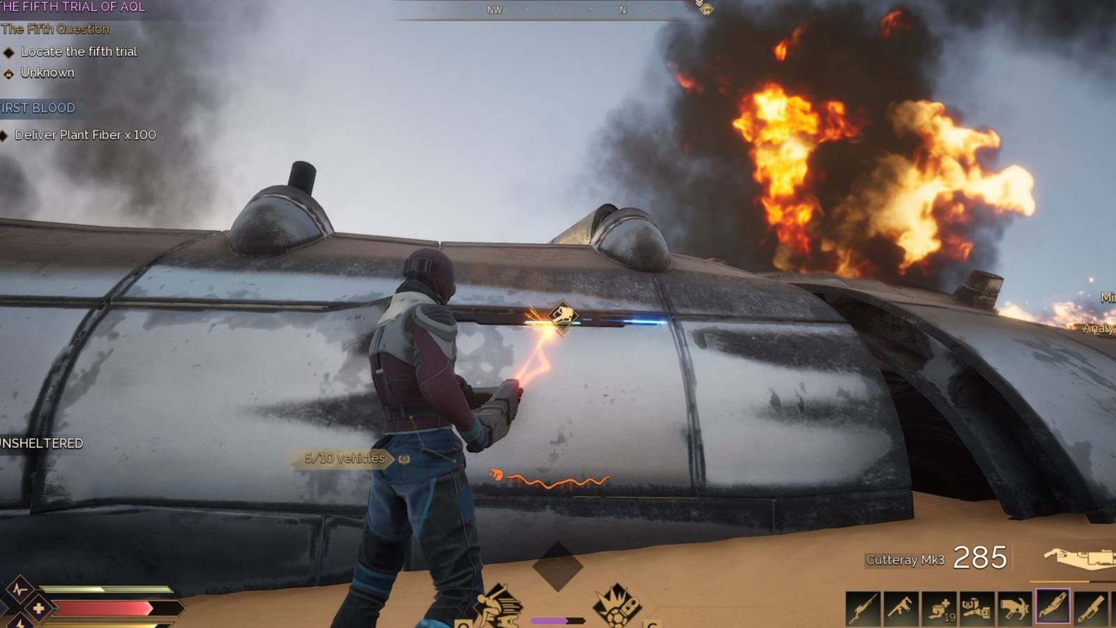 Dune: Awakening Cutting open a crashed ship