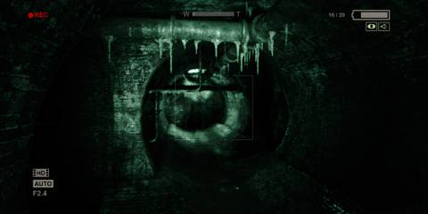 Exploring a sewer in Outlast