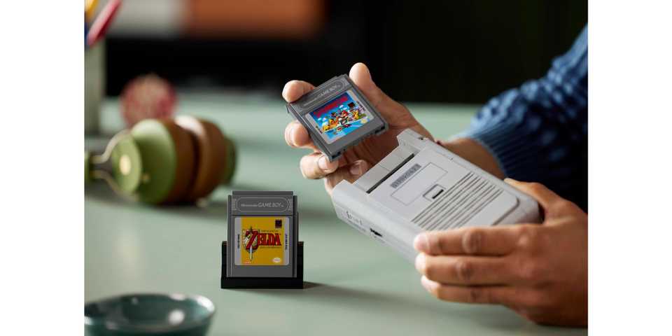 LEGO Game Boy Game Cartridges Going in System
