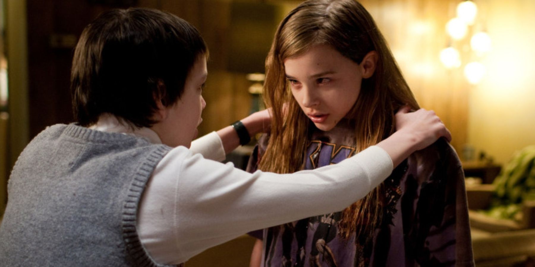Kodi Smit-McPhee and Chloe Grace Moretz in Let Me In