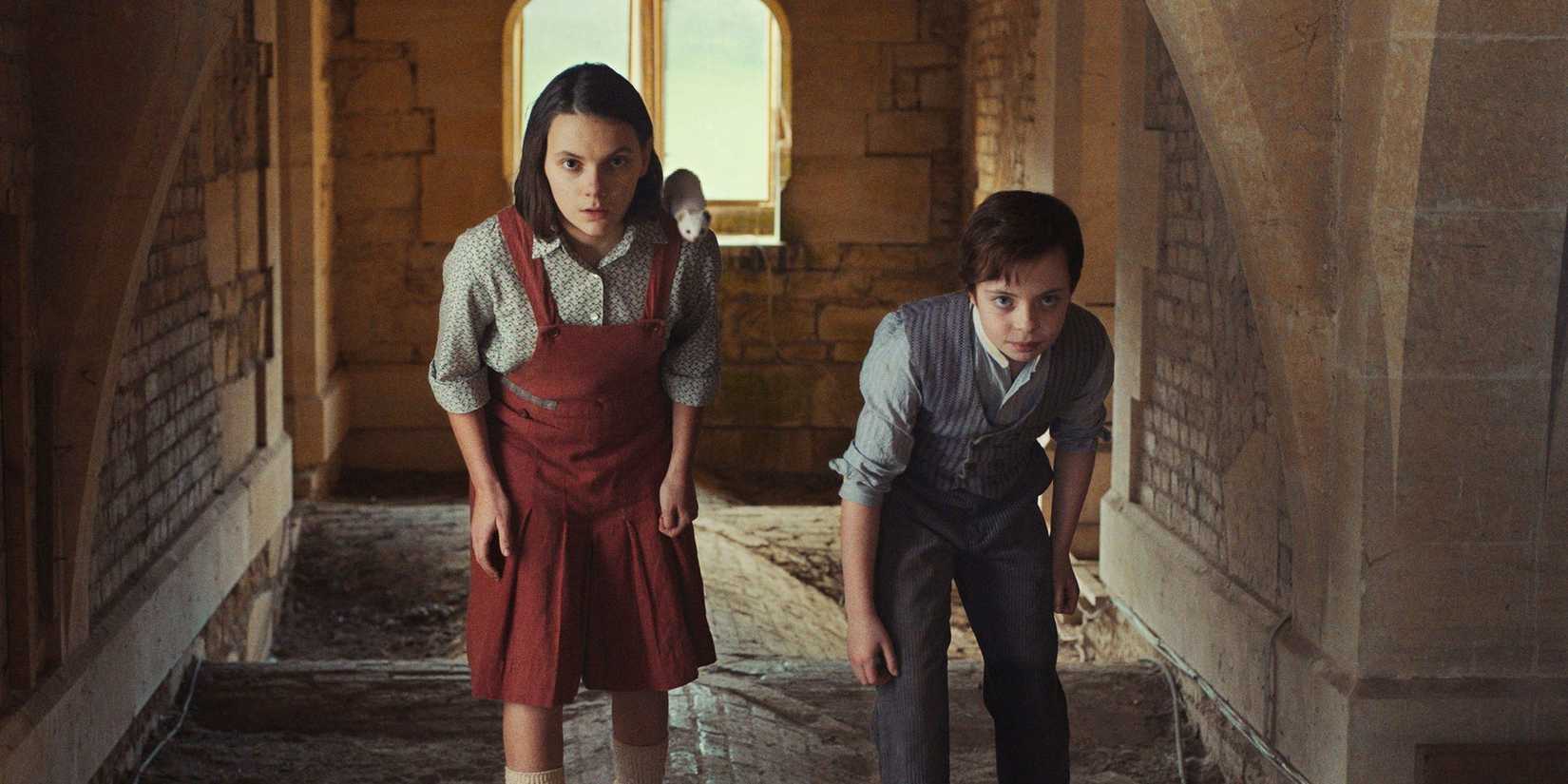 Lyra in a tense scene in His Dark Materials