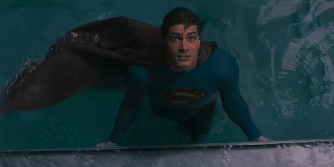Brandon Routh's Superman lifting a ship out of the water in Superman Returns