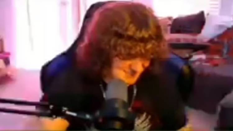 Merl Streamer Twitch Streamer Gets Electrical Shock from Lightning Storm Live on Stream