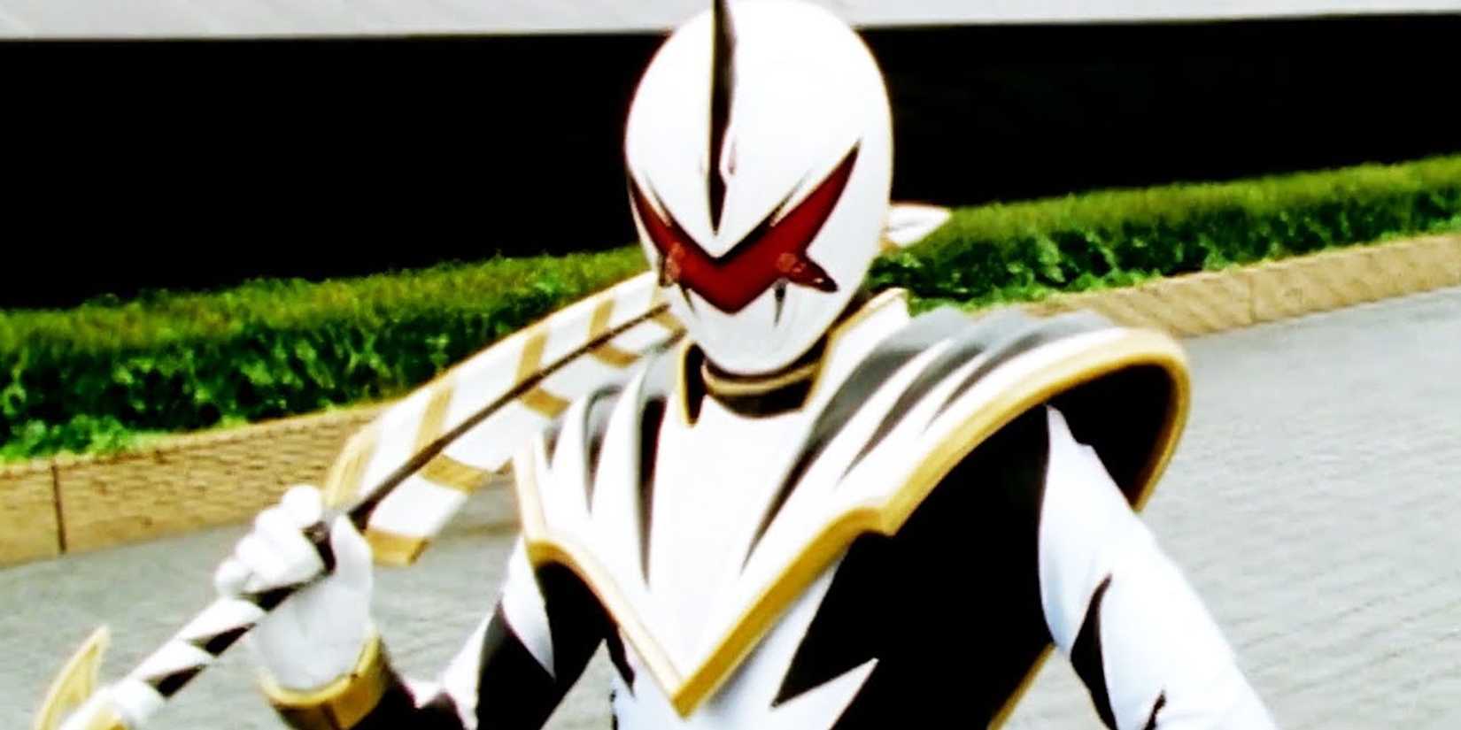 White Ranger in Power Rangers Dino Thunder