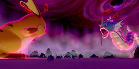 Dynamax Raichu faces Dynamax Gyarados in a Raid Battle - Pokemon Sun And Moon