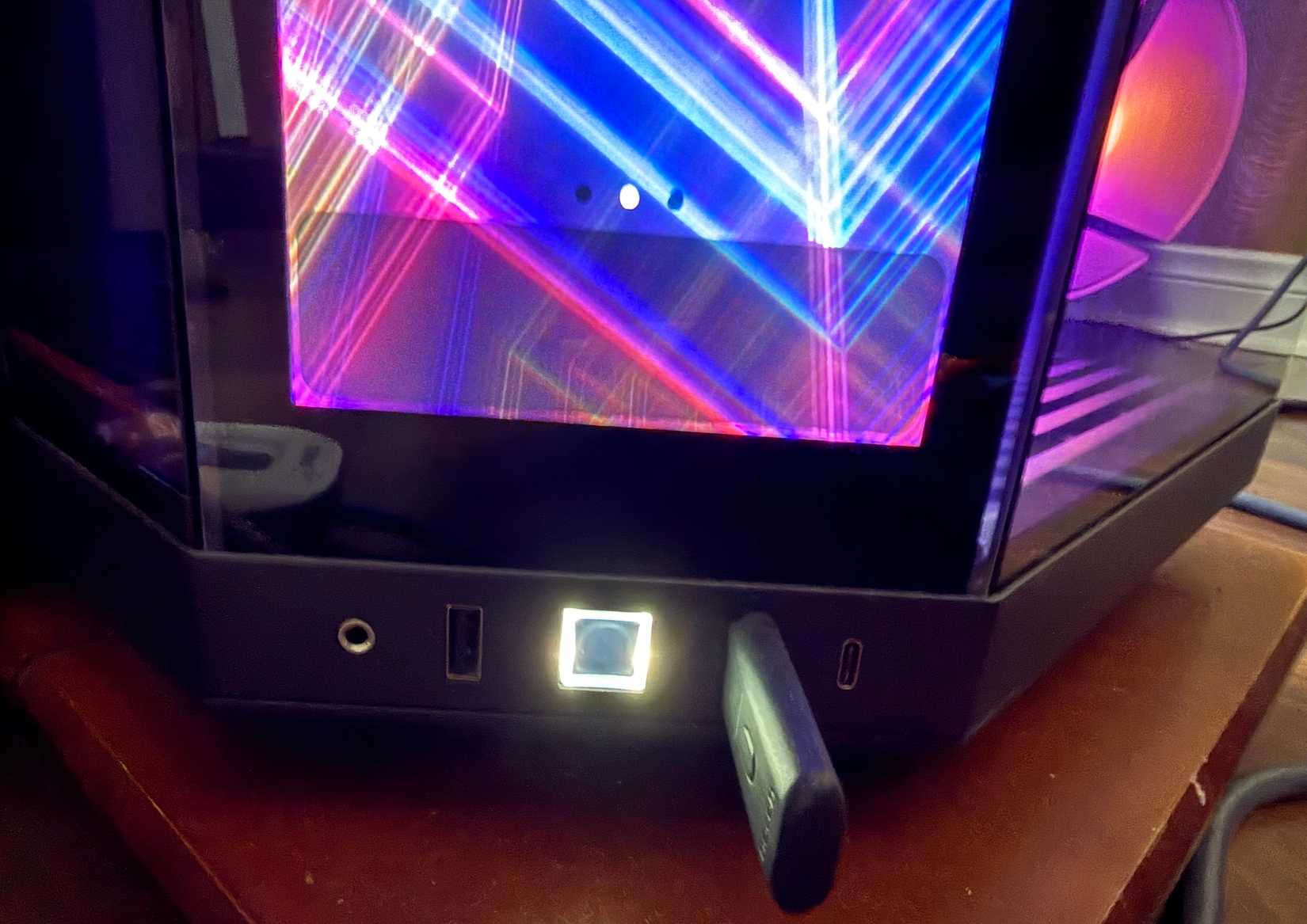 hyte y70 touch infinite - power button