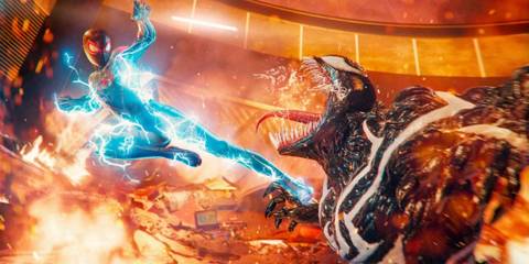 Miles fighting Venom - Marvel's Spider-Man 2