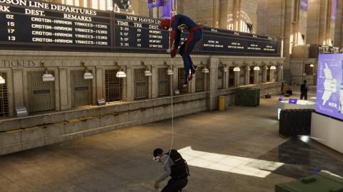 Attacking an enemy from above in Marvel’s Spider-Man (PS4)