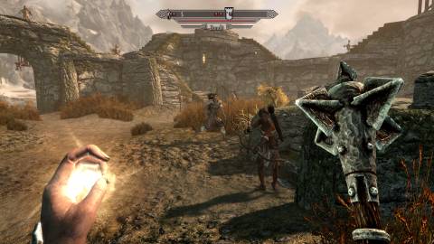 Attacking enemies in The Elder Scrolls 5 Skyrim (2021)