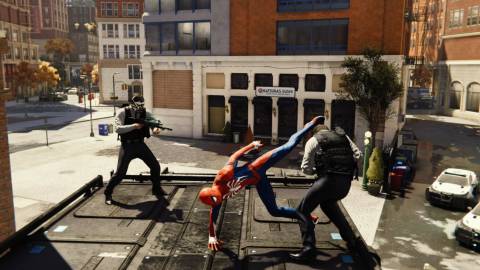 Attacking enemies on a vehicle in Marvel’s Spider-Man (PS4)
