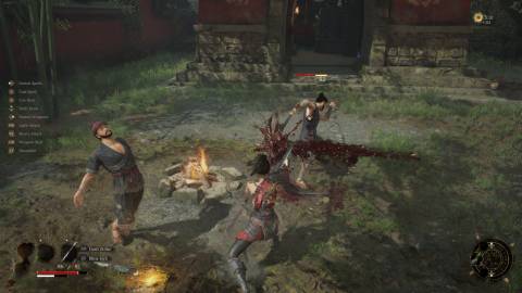 Fighting enemies in Wuchang Fallen Feathers