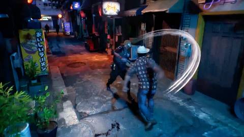 Fighting in a back alley in Marvel’s Wolverine