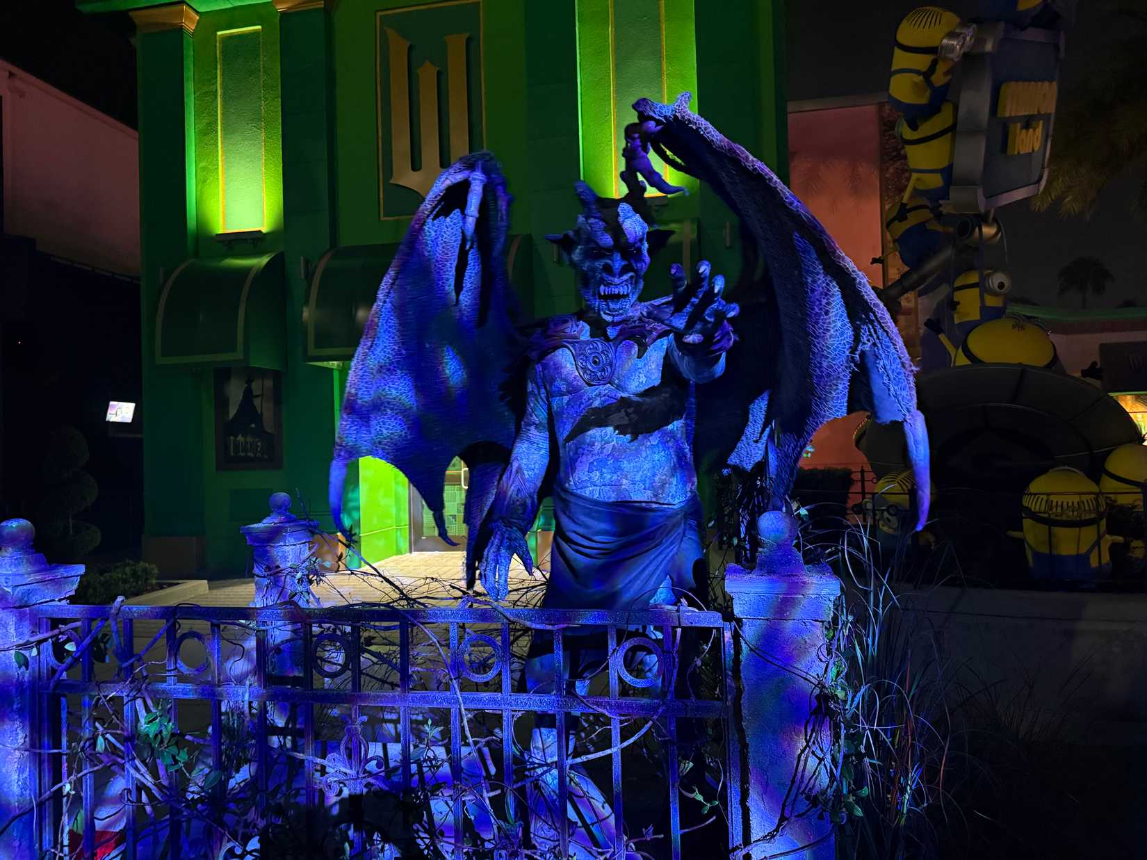 halloween horror nights 2025 - scare zone