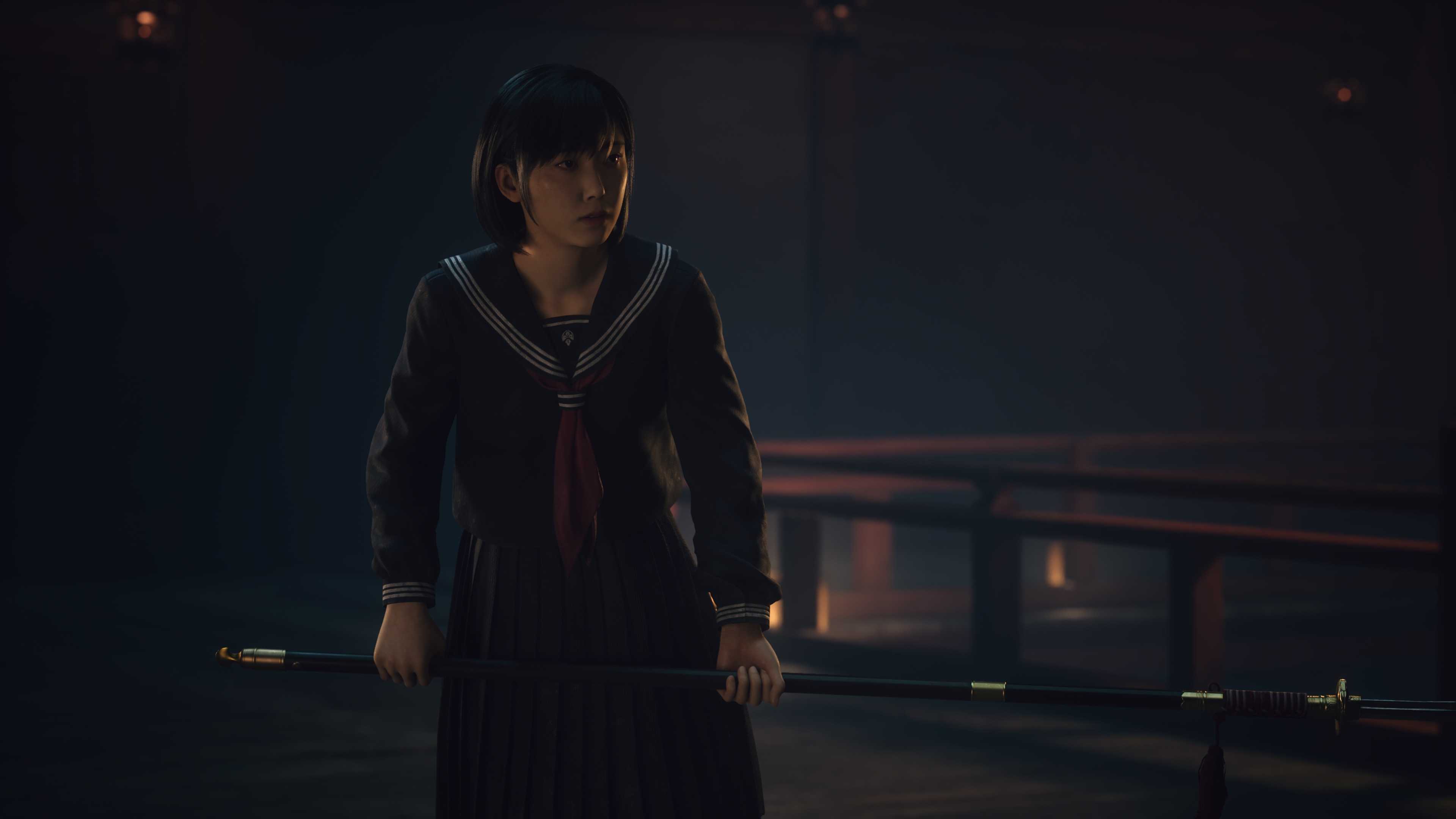 Alasan Silent Hill f Bukතිකkan Bahwa Merevitalisasi Seri Game Horor Ada Batasnya 24 Hinako holding a Nagata in Silent Hill f