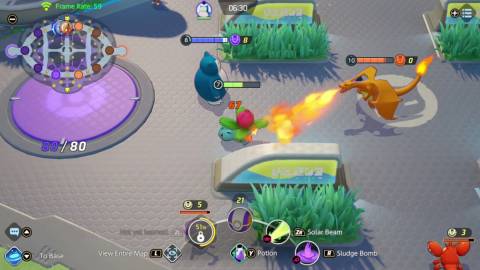 Ivysaur and Snorlax fighting Charizard - Pokemon Unite