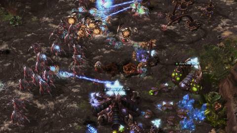 Playing as Zerg in StarCraft 2